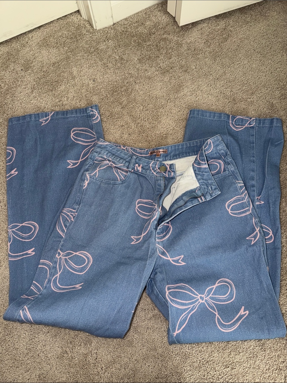 Women’s Straight-Leg Blue Jeans with Pink Bow Print